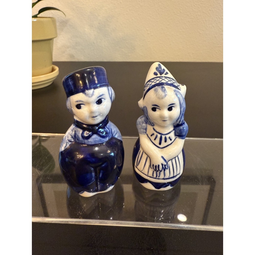 Vintage Dutch‎ Boy & Girl Salt Pepper Shakers Set Blue White Ceramic MCM Kitsch